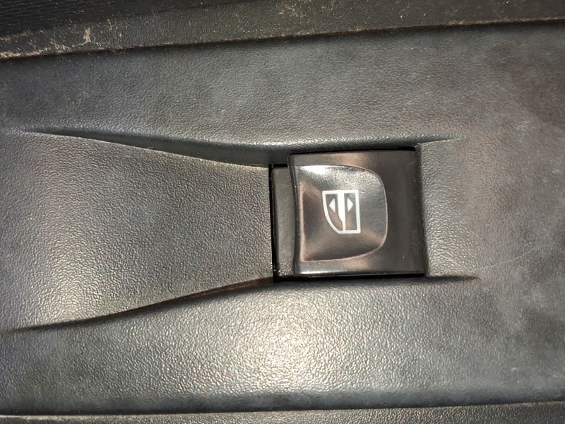 Recambio de mando elevalunas delantero derecho para renault captur i (j5_, h5_) 1.5 dci 90 referencia OEM IAM 254218614R  