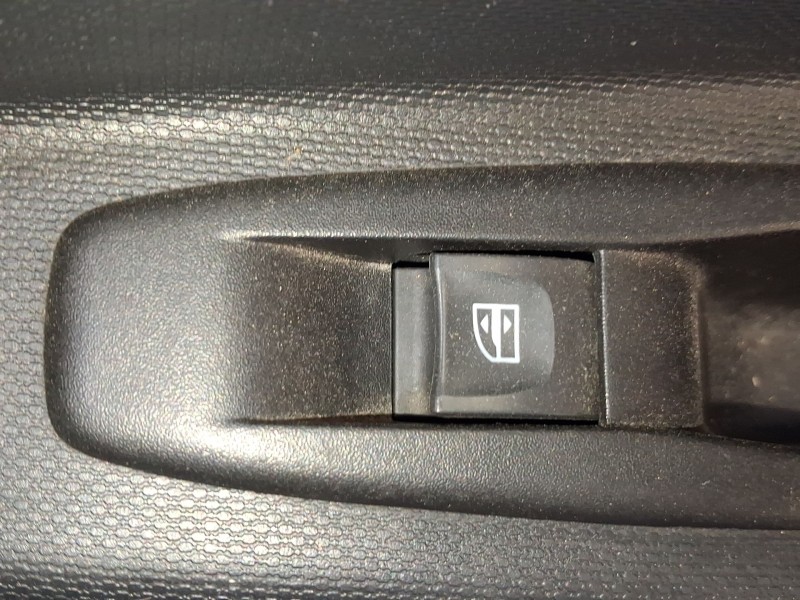 Recambio de mando elevalunas trasero derecho para renault captur i (j5_, h5_) 1.5 dci 90 referencia OEM IAM 254218614R  