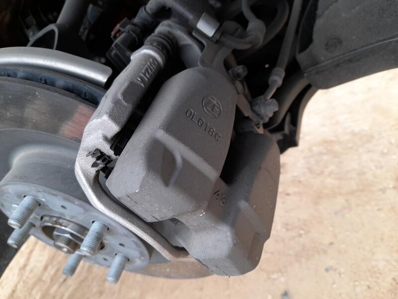 Recambio de pinza freno trasera izquierda para tesla model 3 (5yj3) ev referencia OEM IAM 800820800A  