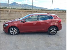 VOLVO V40 HATCHBACK (525)