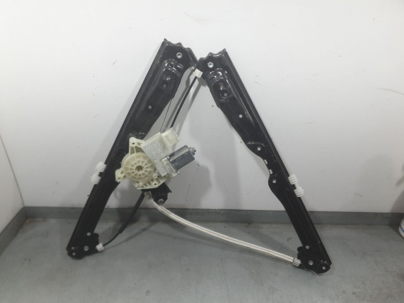 Recambio de elevalunas delantero izquierdo para peugeot 308 ii (lb_, lp_, lw_, lh_, l3_) 1.5 bluehdi 130 referencia OEM IAM 9825