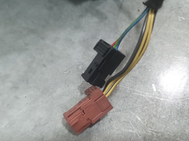 Recambio de retrovisor izquierdo para peugeot 2008 i (cu_) 1.6 bluehdi 100 referencia OEM IAM 1611240680  