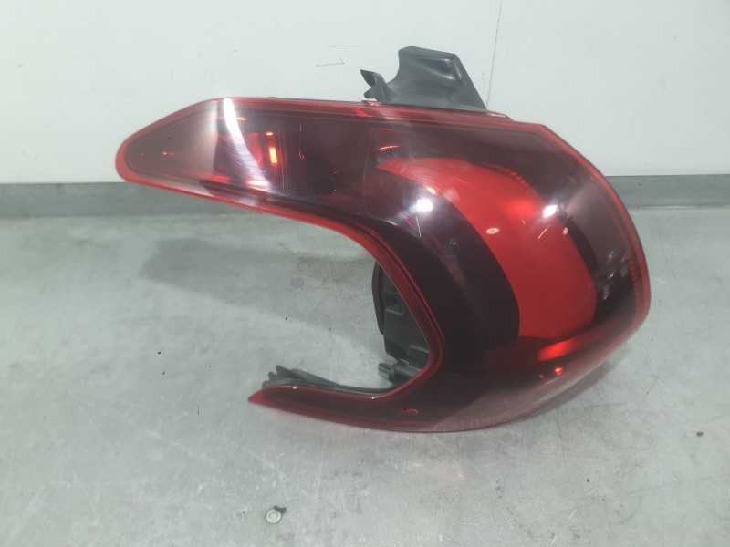 Recambio de piloto trasero izquierdo exterior para peugeot 2008 i (cu_) 1.6 bluehdi 100 referencia OEM IAM 9826730480  