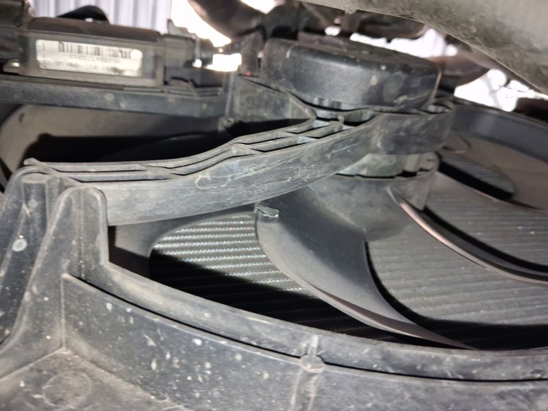 Recambio de electroventilador para volvo v40 hatchback (525) d2 referencia OEM IAM 32137337 32137338 