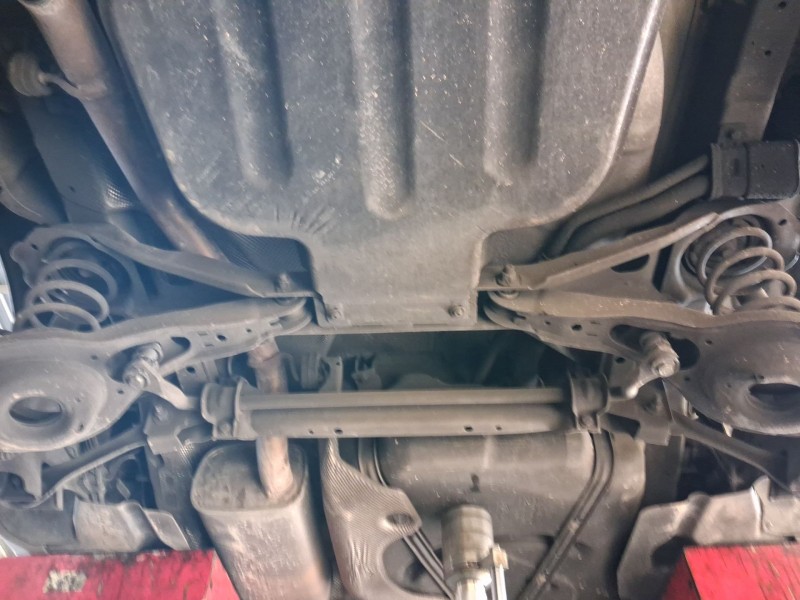 Recambio de puente trasero para volvo v40 hatchback (525) d2 referencia OEM IAM 31406223  