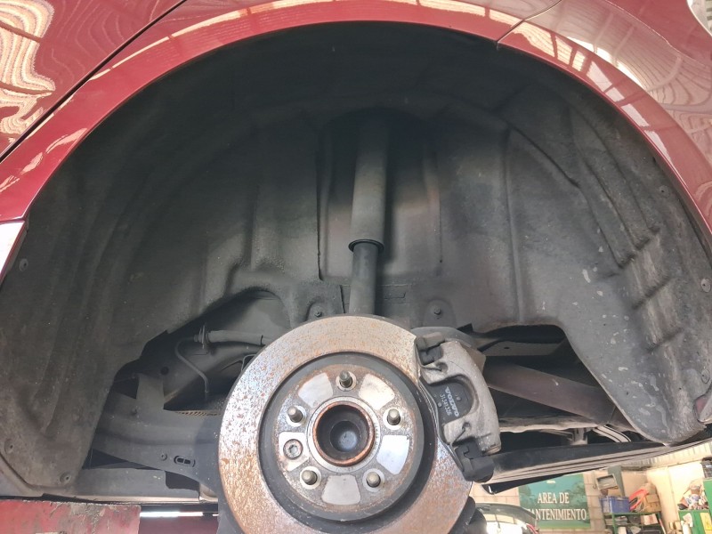 Recambio de plastico pase rueda tras. izq. para volvo v40 hatchback (525) d2 referencia OEM IAM 31265975  