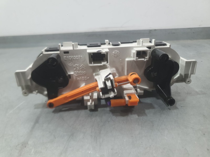 Recambio de mando calefaccion / aire acondicionado para peugeot 2008 i (cu_) 1.6 bluehdi 100 referencia OEM IAM 9819611580  