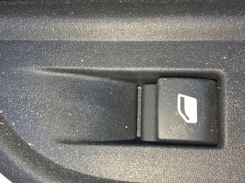 Recambio de mando elevalunas trasero derecho para citroën c3 iv 1.2 puretech referencia OEM IAM 98612059ZD  