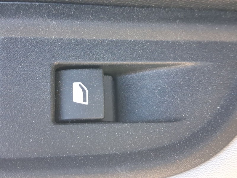 Recambio de mando elevalunas trasero izquierdo para citroën c3 iv 1.2 puretech referencia OEM IAM 98612059ZD  