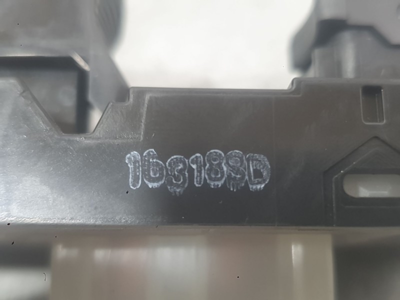 Recambio de mando elevalunas delantero derecho para nissan qashqai ii (j11, j11_) 1.2 dig-t referencia OEM IAM 25411HV02A  