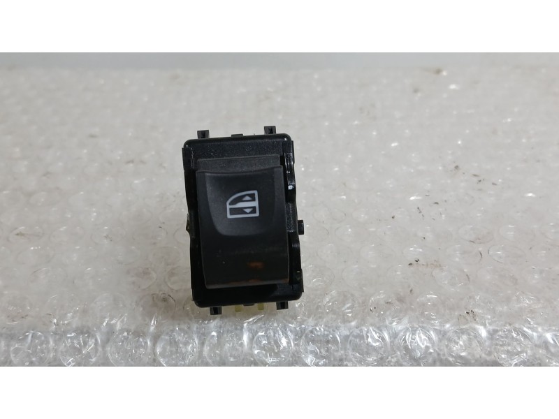 Recambio de mando elevalunas delantero derecho para dacia sandero iii 1.0 tce 90 eco-g referencia OEM IAM 254118044R  