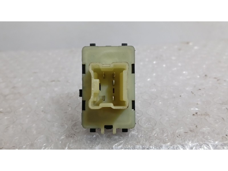Recambio de mando elevalunas delantero derecho para dacia sandero iii 1.0 tce 90 eco-g referencia OEM IAM 254118044R  