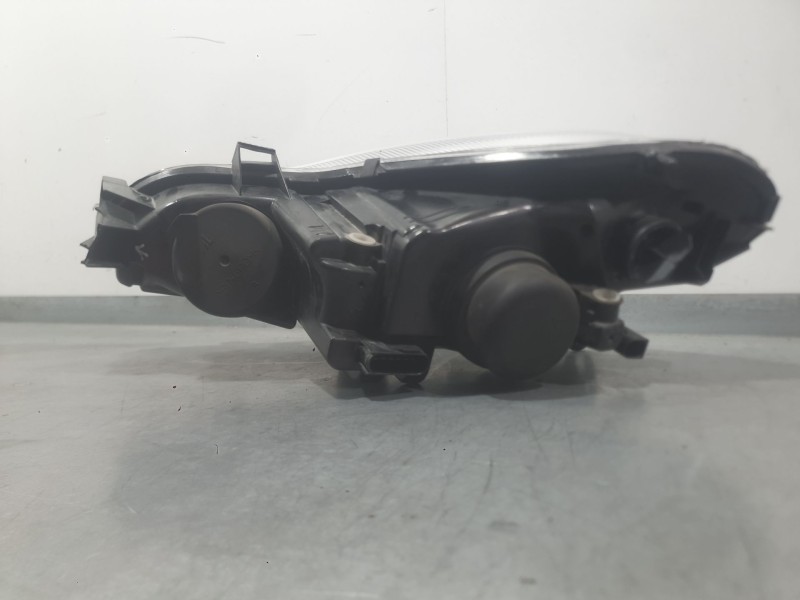 Recambio de faro derecho para smart fortwo coupé (451) 1.0 (451.331, 451.380) referencia OEM IAM A4518200259  