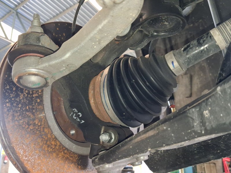 Recambio de mangueta delantera izquierda para citroën c3 iv 1.2 puretech referencia OEM IAM 9845800980  