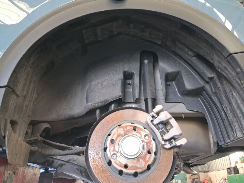 Recambio de plastico pase rueda tras. izq. para citroën c3 iv 1.2 puretech referencia OEM IAM 9855833680  