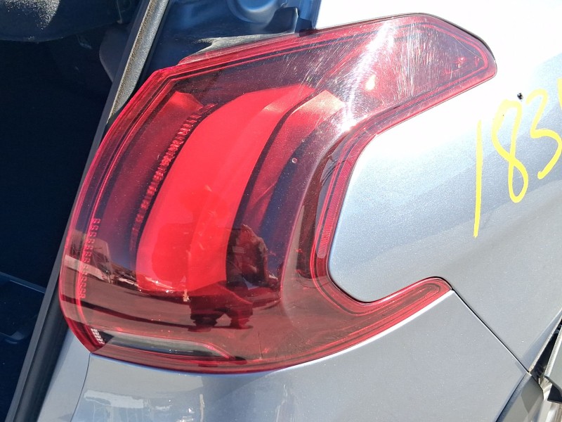 Recambio de piloto trasero derecho exterior para peugeot 2008 i (cu_) 1.2 puretech 82 referencia OEM IAM 9826730380  