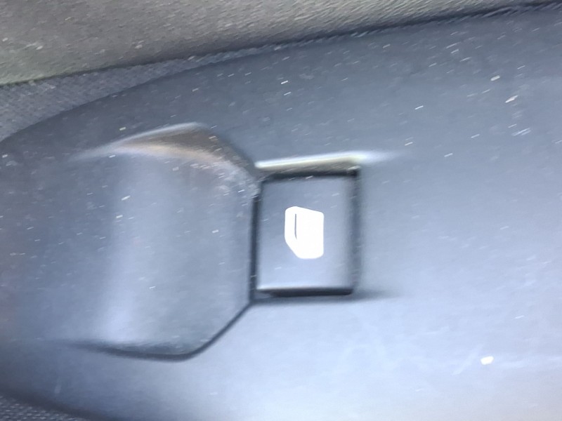 Recambio de mando elevalunas delantero derecho para peugeot 2008 i (cu_) 1.2 puretech 82 referencia OEM IAM 96751115ZD  