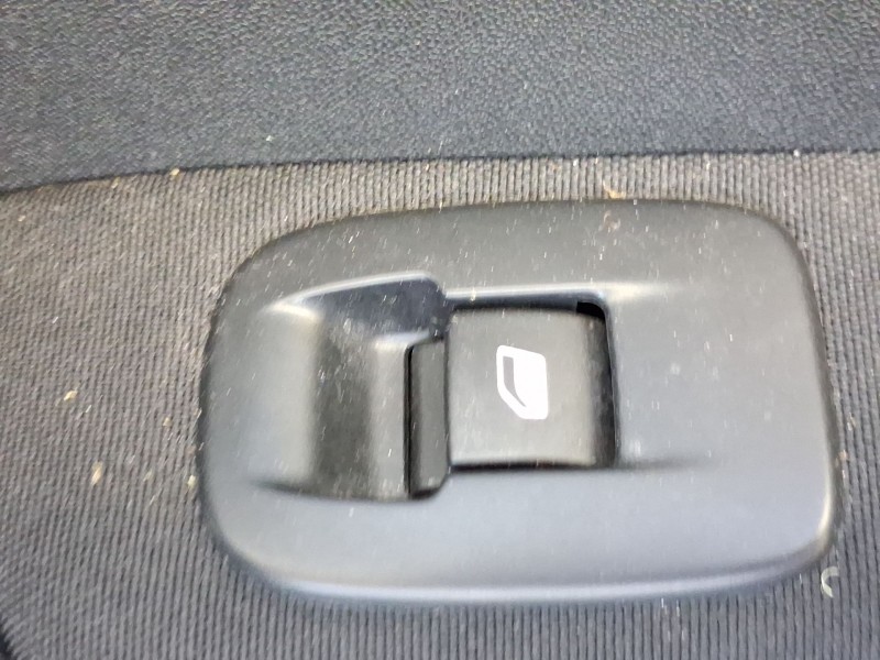 Recambio de mando elevalunas trasero derecho para peugeot 2008 i (cu_) 1.2 puretech 82 referencia OEM IAM 96751119ZD  