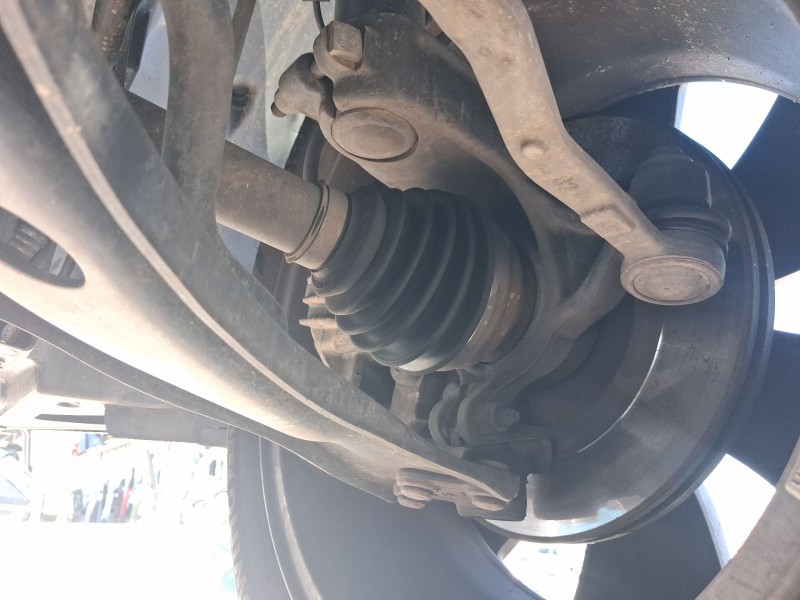 Recambio de mangueta delantera derecha para peugeot 2008 i (cu_) 1.2 puretech 82 referencia OEM IAM 1607557580  