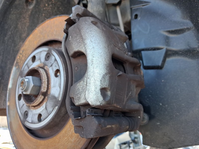 Recambio de pinza freno delantera derecha para peugeot 2008 i (cu_) 1.2 puretech 82 referencia OEM IAM 1617292180  