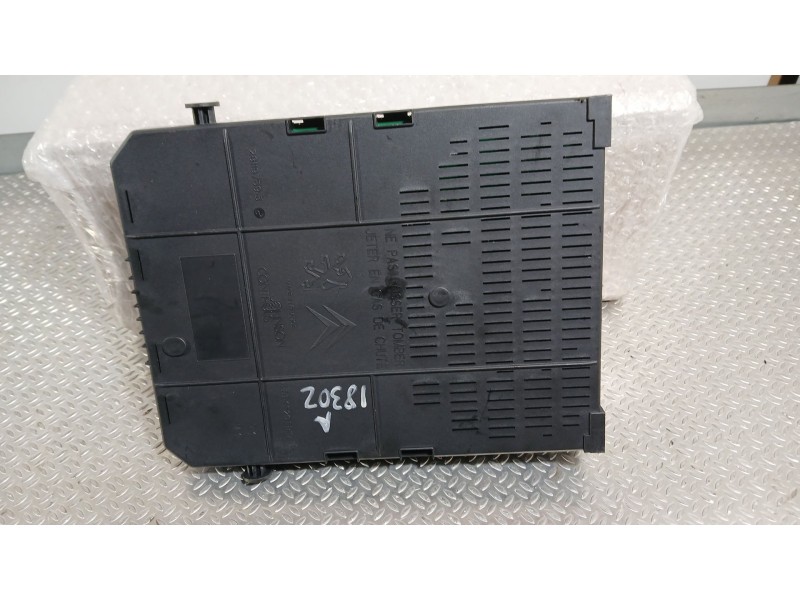 Recambio de caja reles / fusibles para peugeot 3008 i monospace (0u_) 1.6 hdi referencia OEM IAM 6500CC  
