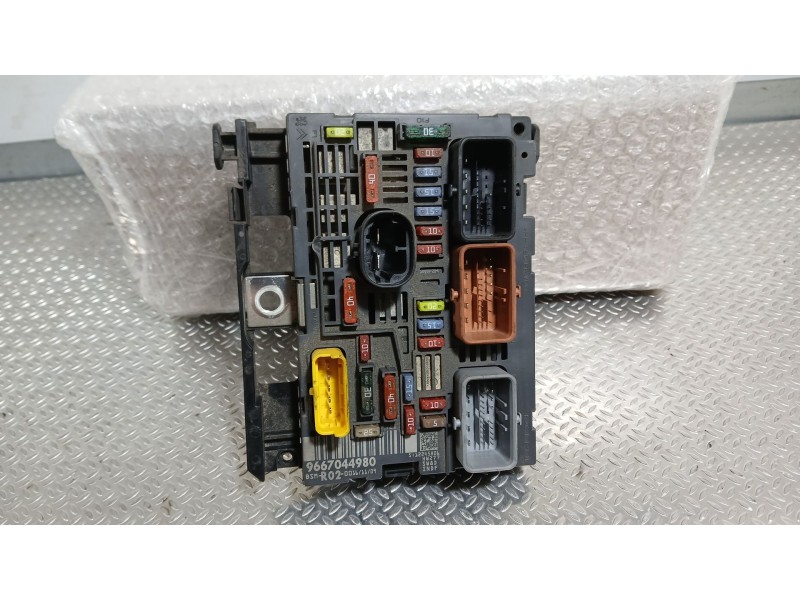 Recambio de caja reles / fusibles para peugeot 3008 i monospace (0u_) 1.6 hdi referencia OEM IAM 9807028580  