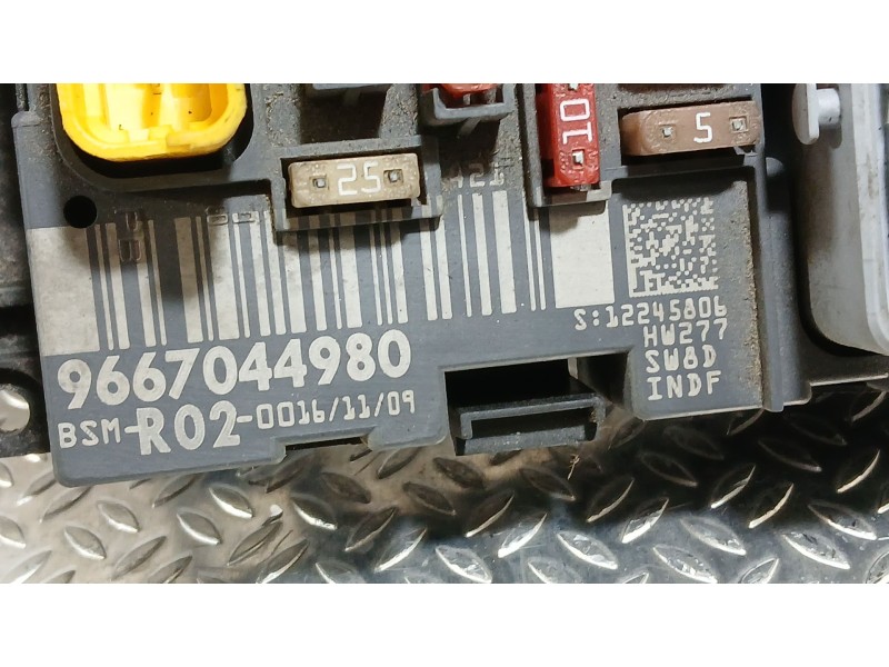 Recambio de caja reles / fusibles para peugeot 3008 i monospace (0u_) 1.6 hdi referencia OEM IAM 9807028580  
