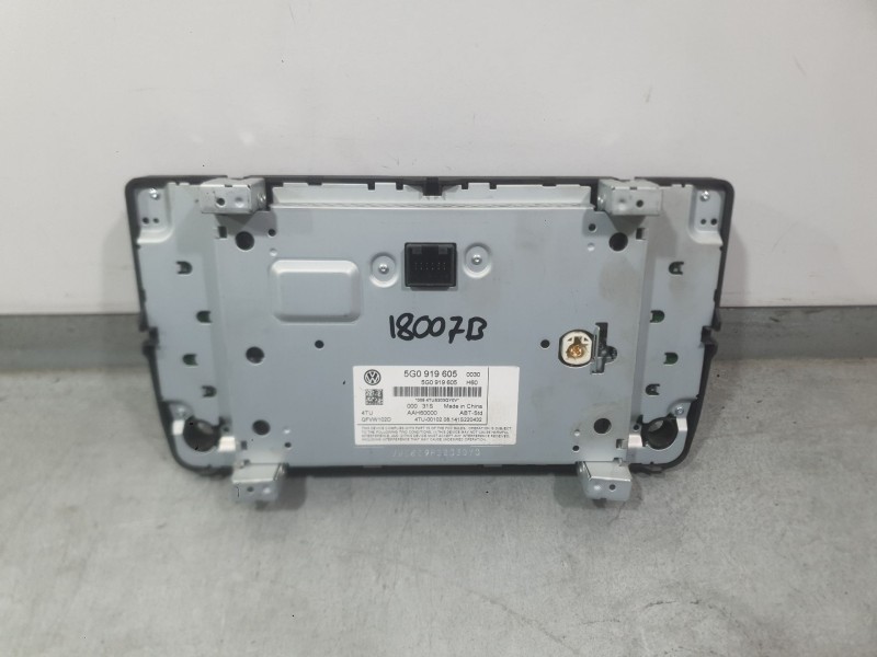Recambio de sistema audio / radio para volkswagen golf vii (5g1, bq1, be1, be2) 1.4 tsi referencia OEM IAM   