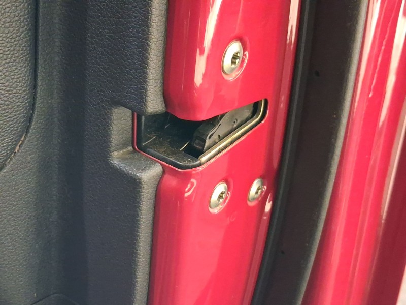 Recambio de cerradura puerta delantera derecha para hyundai tucson (tl, tle) 1.7 crdi referencia OEM IAM 81320D3000  