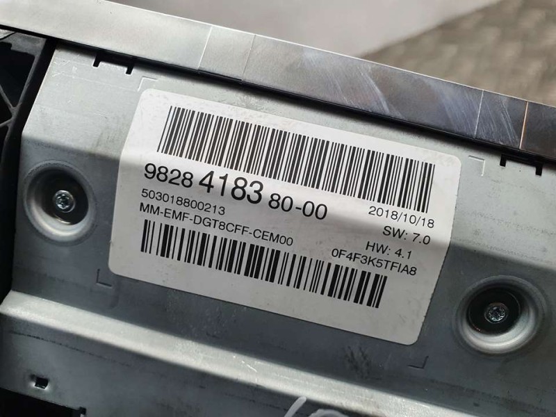 Recambio de sistema navegacion gps para peugeot 5008 gt referencia OEM IAM 9828418380 503018800213 