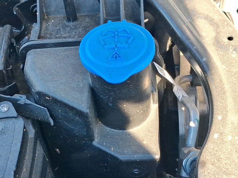 Recambio de deposito limpia para bmw serie 1 (f70) 116i referencia OEM IAM 61665A8A039  