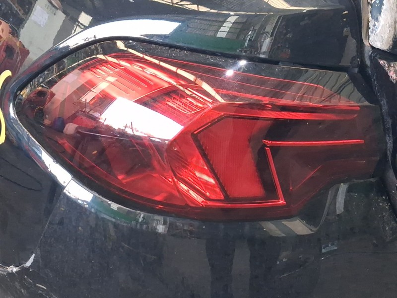 Recambio de piloto trasero izquierdo exterior para bmw serie 1 (f70) 116i referencia OEM IAM 63215A36177  
