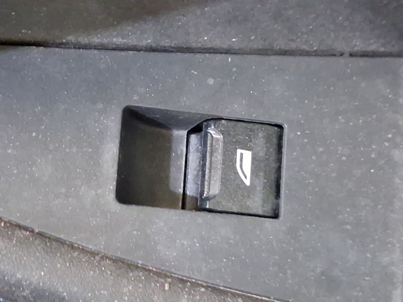 Recambio de mando elevalunas trasero derecho para bmw serie 1 (f70) 116i referencia OEM IAM 61315A2BCB5  