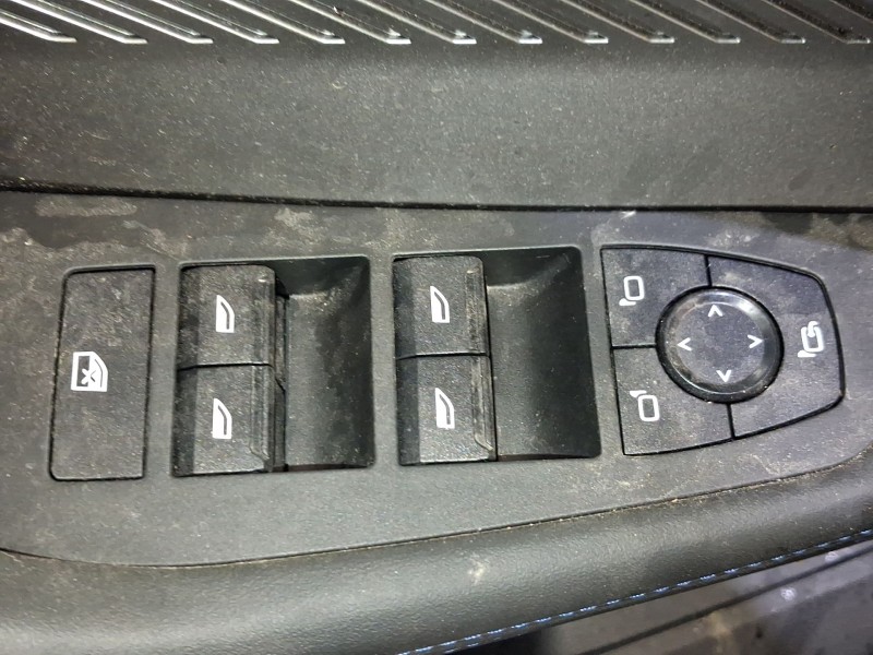 Recambio de mando elevalunas delantero izquierdo para bmw serie 1 (f70) 116i referencia OEM IAM 61315A7CB16 C/MANDO RETROVISOR 