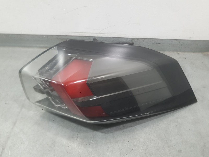 Recambio de piloto trasero derecho exterior para peugeot 2008 ii (ud_, us_, uy_, uj_, ur_, uc_) 1.5 bluehdi 130 referencia OEM I