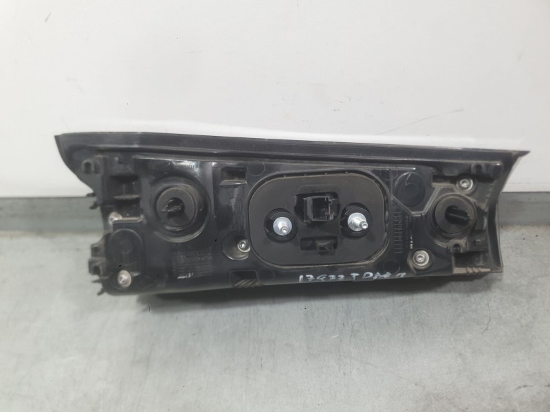 Recambio de piloto trasero derecho interior para peugeot 2008 ii (ud_, us_, uy_, uj_, ur_, uc_) 1.5 bluehdi 130 referencia OEM I