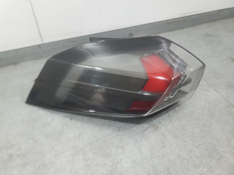 Recambio de piloto trasero izquierdo exterior para peugeot 2008 ii (ud_, us_, uy_, uj_, ur_, uc_) 1.5 bluehdi 130 referencia OEM