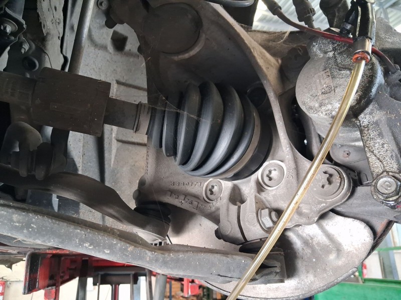 Recambio de mangueta delantera izquierda para bmw serie 1 (f70) 116i referencia OEM IAM 31216890171  