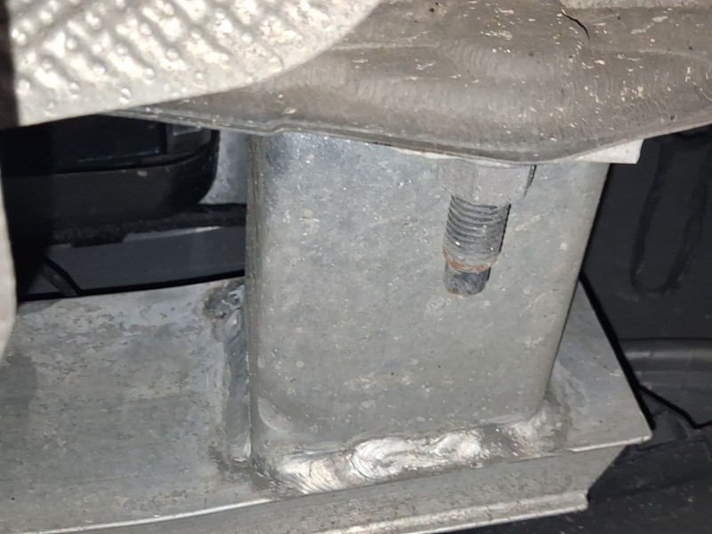 Recambio de refuerzo paragolpes trasero para bmw serie 1 (f70) 116i referencia OEM IAM 51127462338  