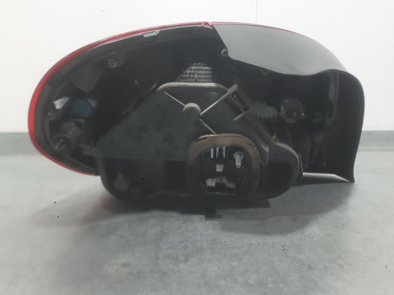 Recambio de piloto trasero derecho para citroën c3 iii (sx) 1.2 vti 82 referencia OEM IAM 9812257480  