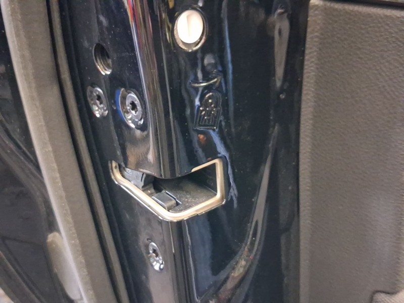 Recambio de cerradura puerta trasera izquierda para ford focus iv (hn) 1.0 ecoboost referencia OEM IAM 2099461  