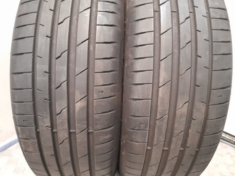 Recambio de neumatico pareja para neumaticos reutilizados - referencia OEM IAM 195551693V HANKOOK 195/55/16/93V