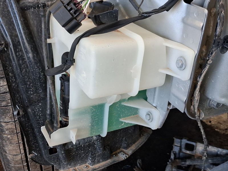 Recambio de deposito limpia para mg mg 3 (5lfp) mg3 1.5 referencia OEM IAM 11688856  