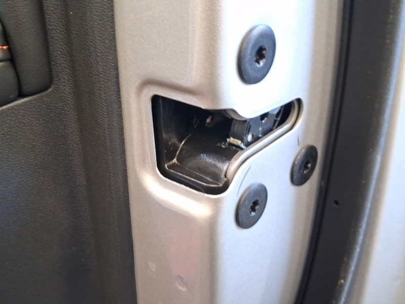 Recambio de cerradura puerta delantera derecha para mg mg 3 (5lfp) mg3 1.5 referencia OEM IAM 11095995  