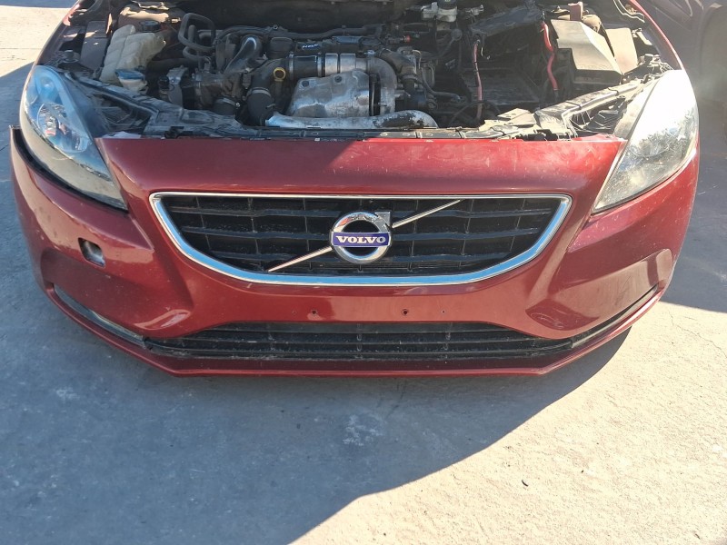 Recambio de paragolpes delantero para volvo v40 hatchback (525) d2 referencia OEM IAM 39820366  