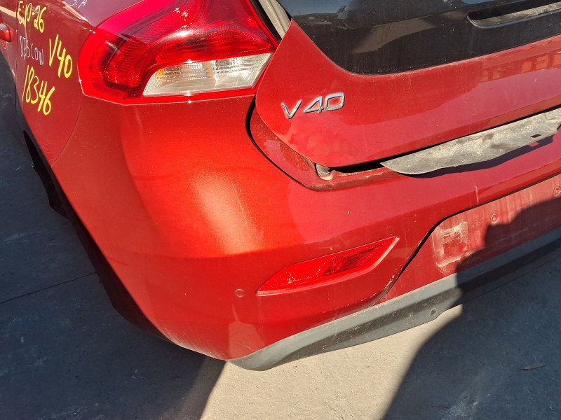 Recambio de paragolpes trasero para volvo v40 hatchback (525) d2 referencia OEM IAM 39820426 ROZADO 