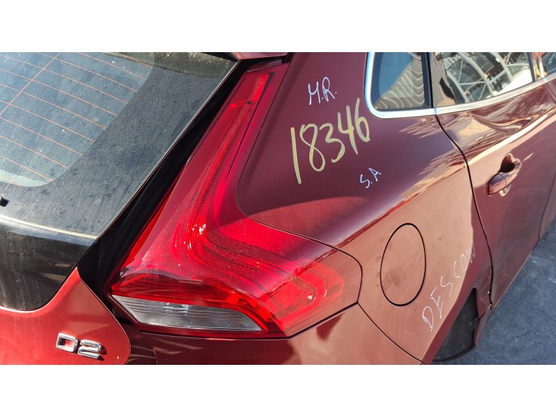 Recambio de piloto trasero derecho para volvo v40 hatchback (525) d2 referencia OEM IAM 31395845  