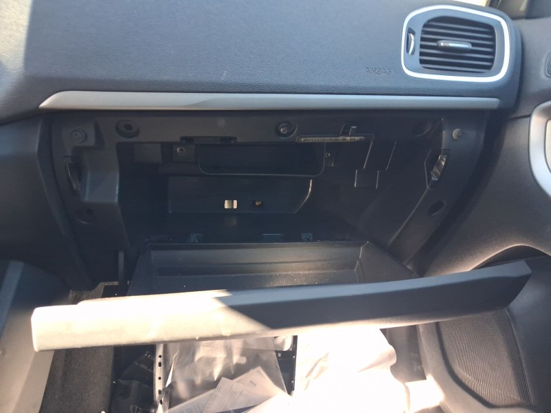 Recambio de guantera para volvo v40 hatchback (525) d2 referencia OEM IAM 39840910  