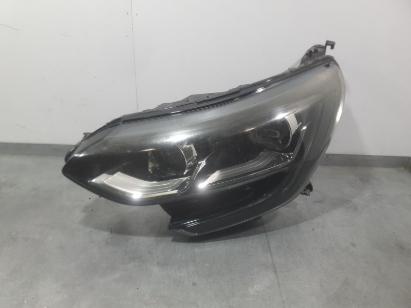 Recambio de faro izquierdo para renault megane iv hatchback (b9a/m/n_) 1.6 dci 130 (b9a4) referencia OEM IAM 260607505R  