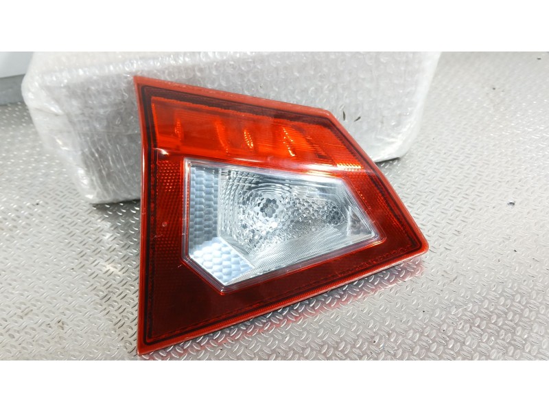 Recambio de piloto trasero izquierdo interior para suzuki vitara (ly) 1.6 ddis (apk 416d) referencia OEM IAM 3627454P01000  